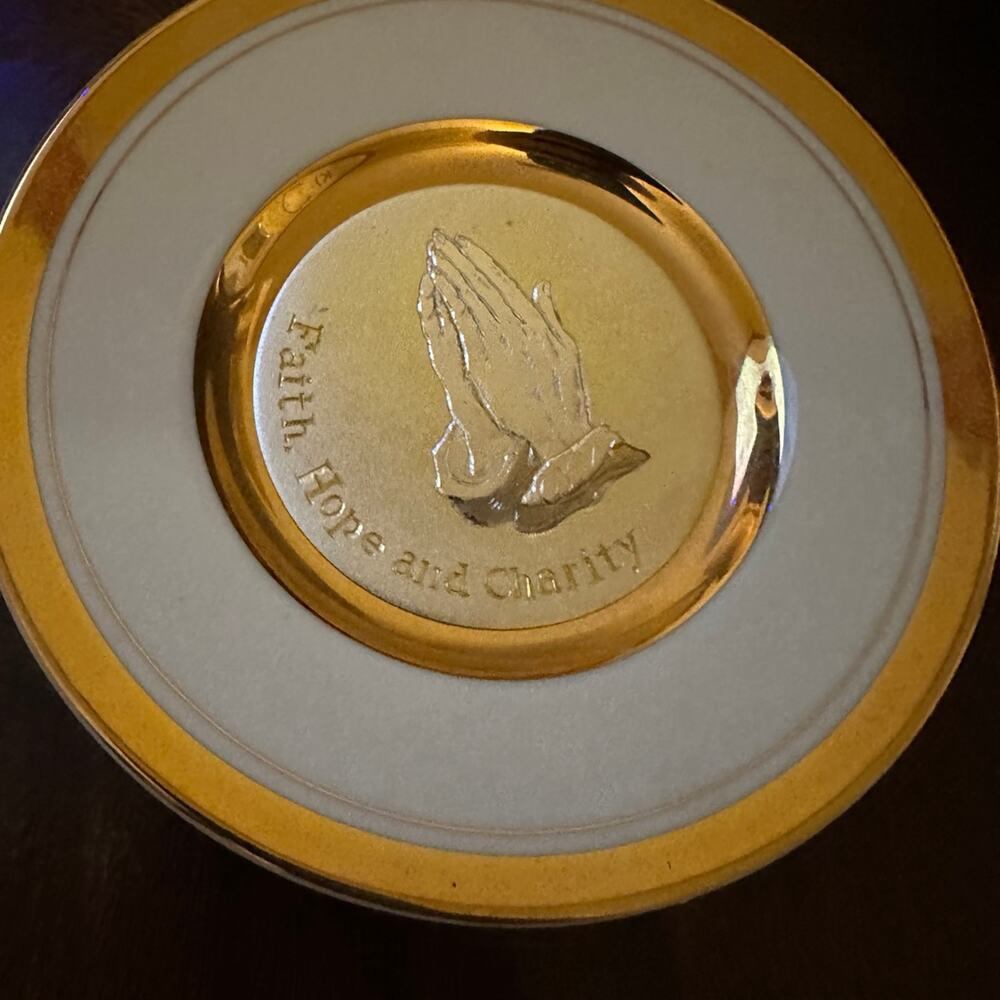 The Art of Chokin 14K praying hands Faith,‎ Hope & Charity